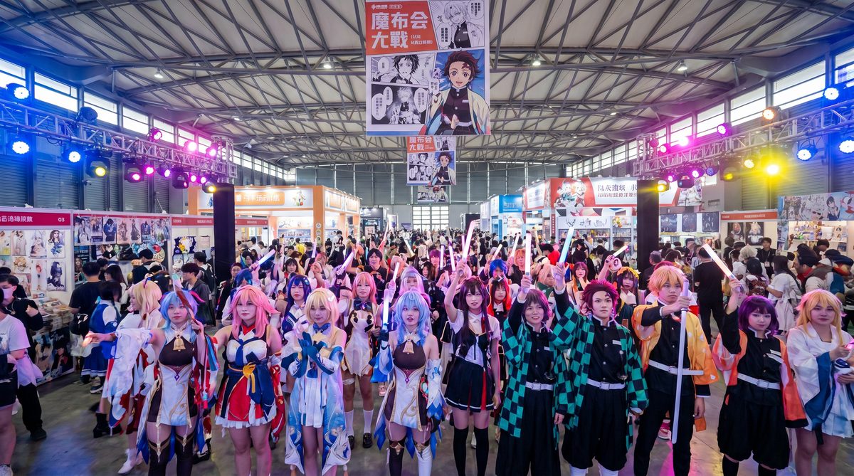 黑皮体育生动漫cosplay视频